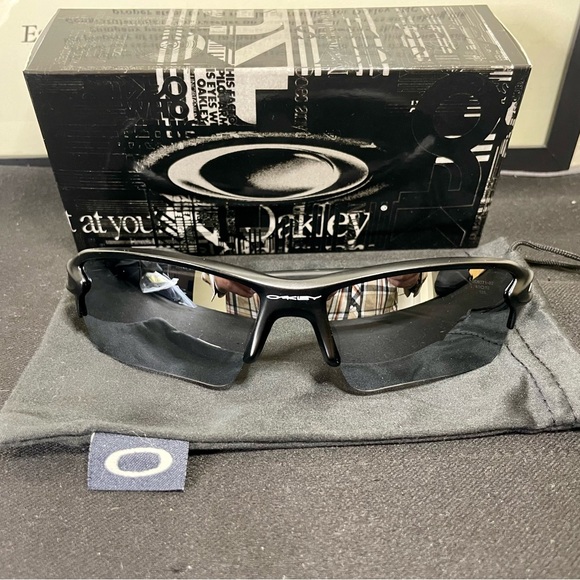 Oakley Flak 2.0 Sunglasses with accessories - Picture 2 of 16